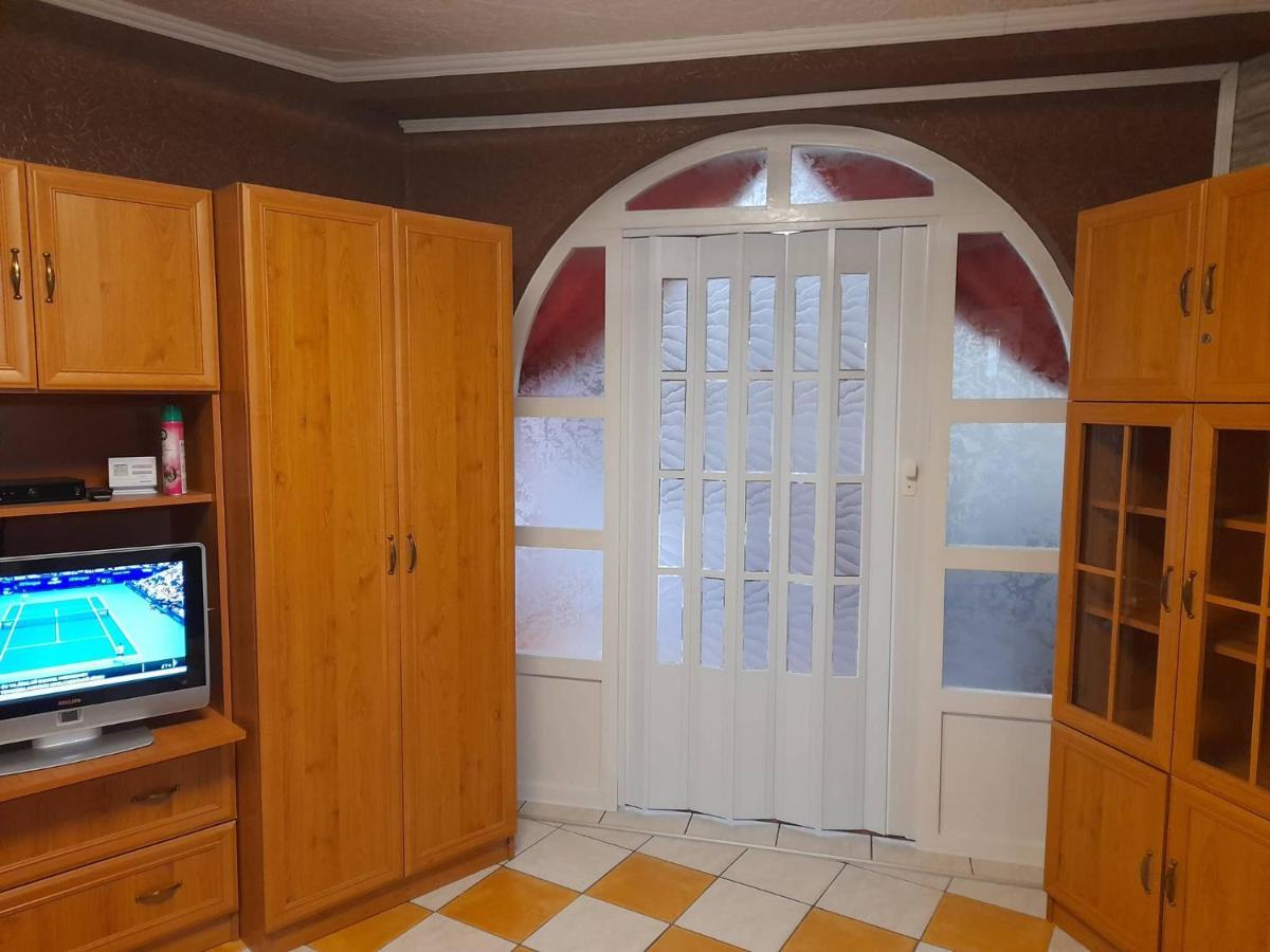 Gyoengyvirag Apartment Romhány Eksteriør bilde