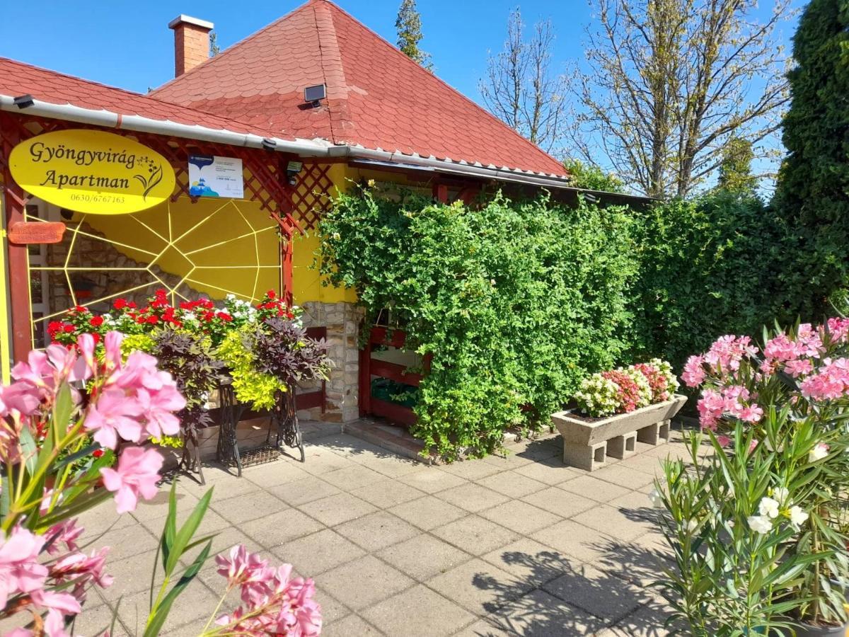 Gyoengyvirag Apartment Romhány Eksteriør bilde